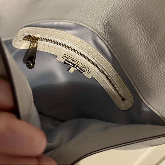 Henri Bendel Crossbody - Picture 6 of 13